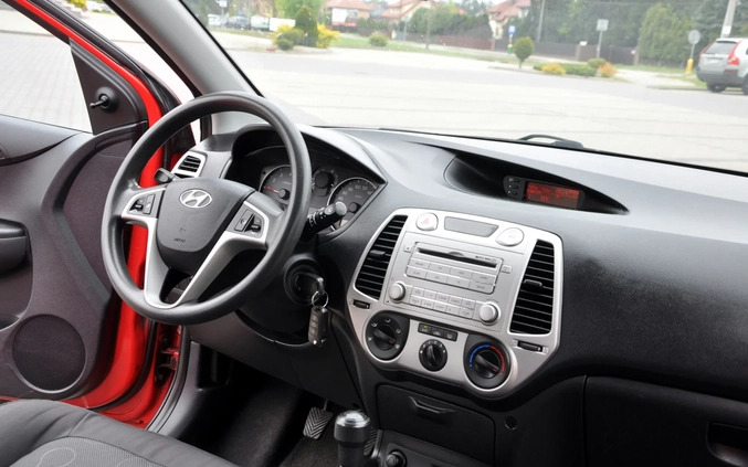 Hyundai i20 cena 15900 przebieg: 220000, rok produkcji 2011 z Ryglice małe 781